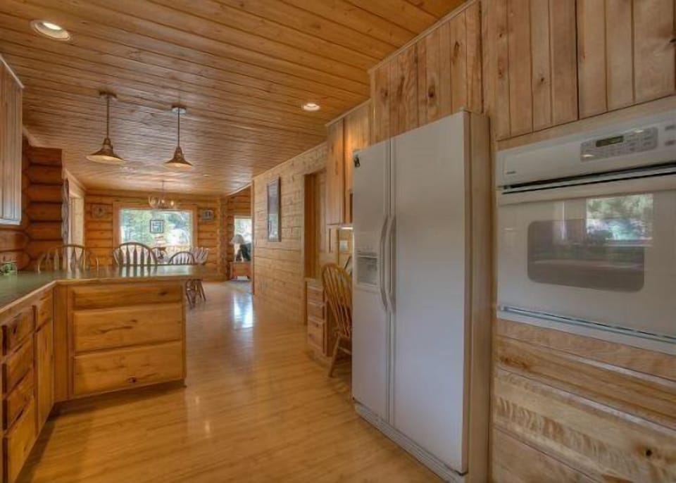 Kitchen6.jpg
