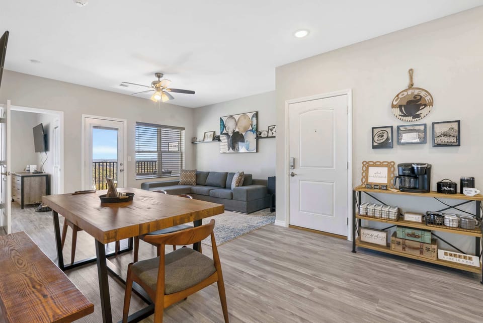 Condo, Multiple Beds, Patio, Mountain View (A Little Slice of Branson) | Interior