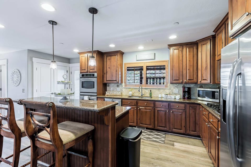 Townhome, Multiple Beds, Hot Tub, Mountain View (Bear Hollow Heaven) | Private kitchen | Coffee/tea maker, fridge, microwave, oven