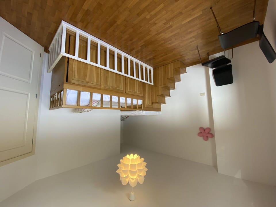 Building, Wood, Stairs, Interior Design, Window, House, Floor, Wood Stain, Flooring