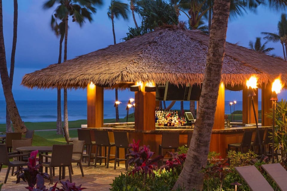 Great Tiki Bar &amp; Grill overlooking the ocean waters.
