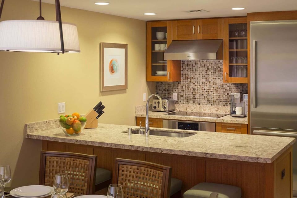 Full kitchen with all the amenities for some good home cookin'!