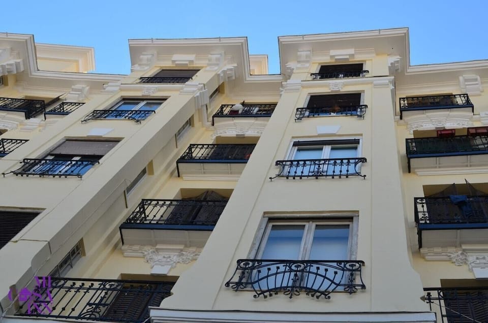 Front view of the apartament building