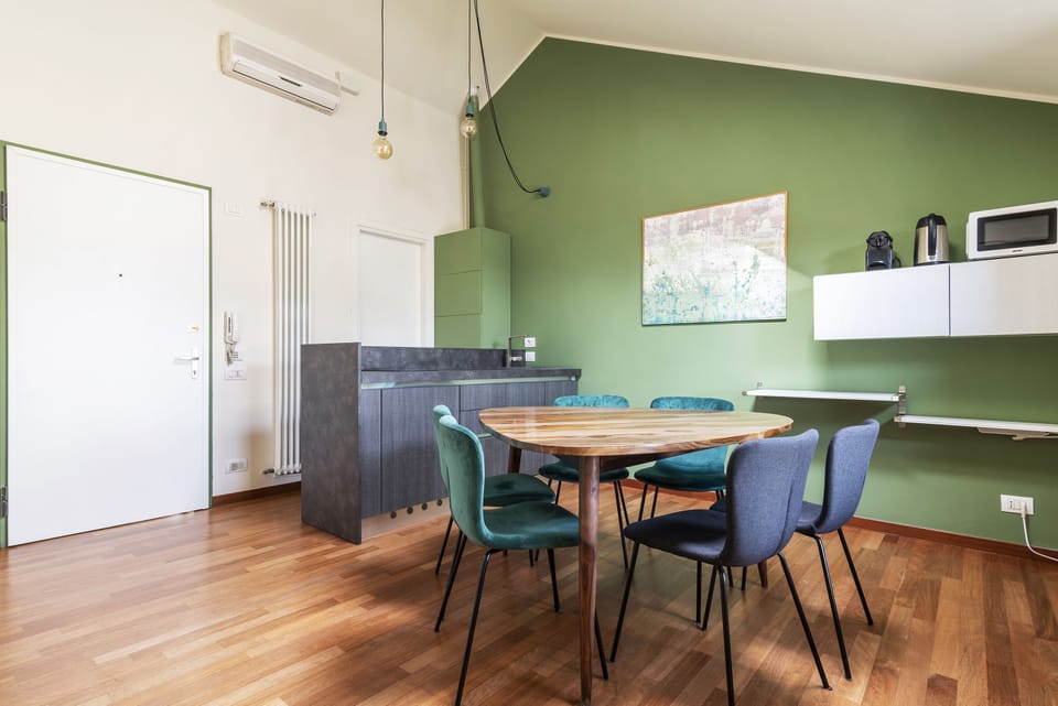 Apartment | Living area | Flat-screen TV