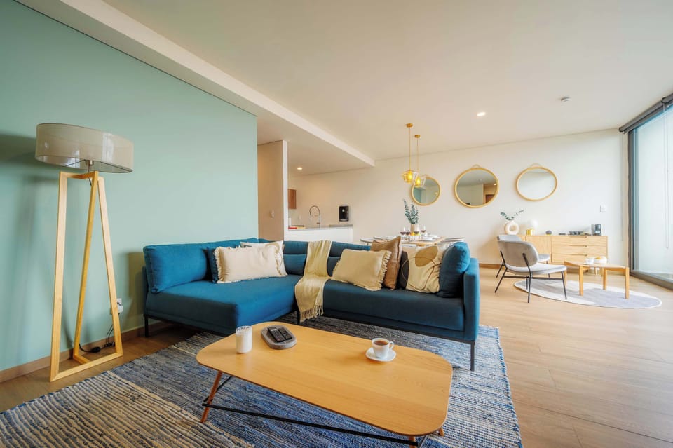 Chic Living Space with Panoramic Garden Views


