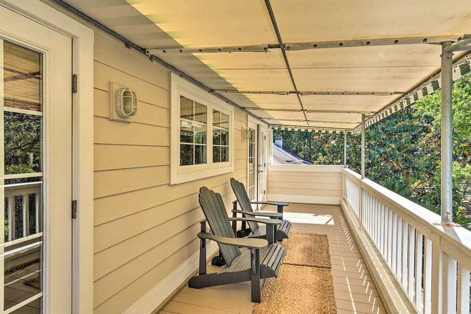 Upstairs balcony with doors into the upstairs bedrooms