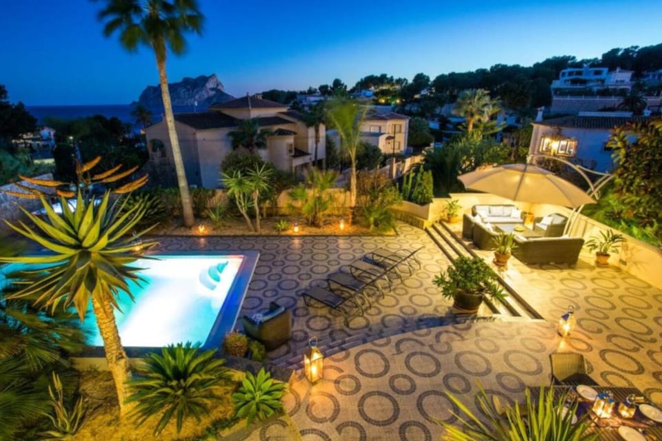 Panoramic Quadruple Room | Courtyard view