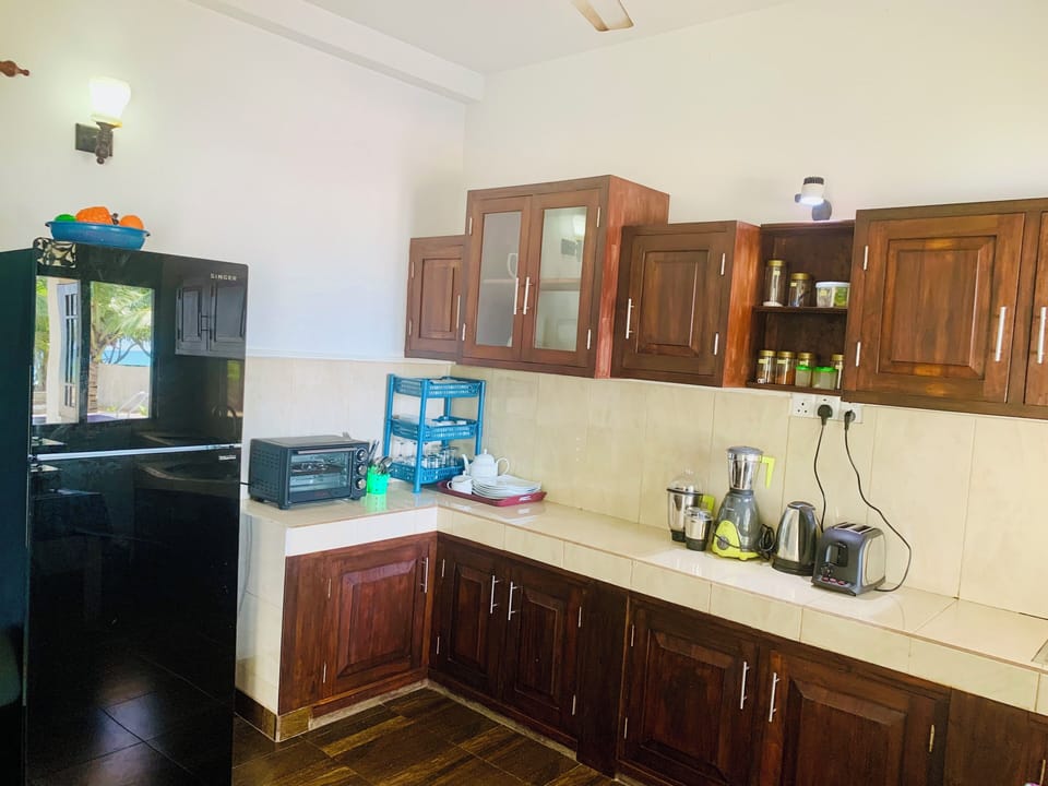 Kitchen and kitchen wear 