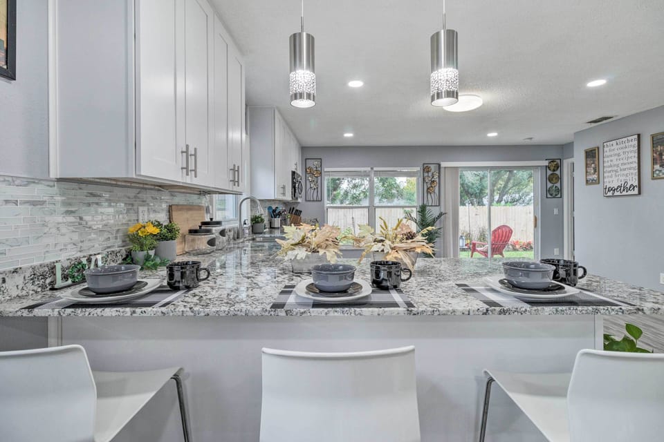 Kitchen | Drip Coffee Maker | Pots & Pans | Ice Maker | Toaster