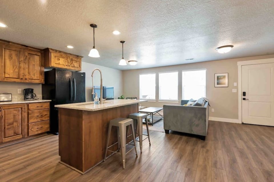 Sleepy Ridge Apt Kitchen and living areas