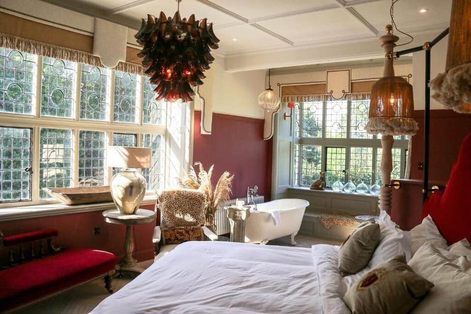 Egyptian cotton sheets, premium bedding, pillowtop beds, free minibar