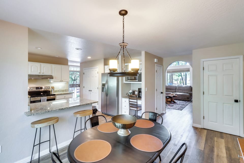 Secondary Dining Area