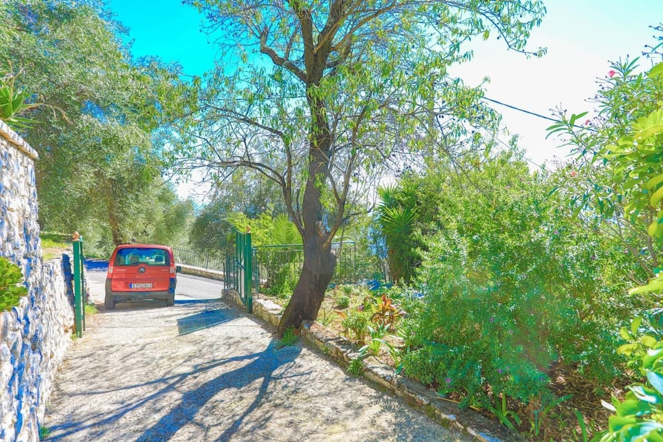 House | 3 bedrooms, iron/ironing board, WiFi