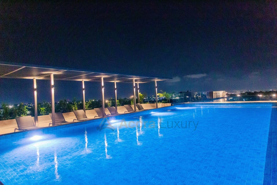 Rooftop pool