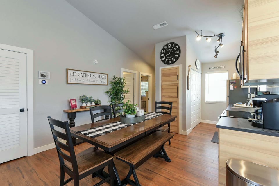 Condo, Multiple Beds, Patio, Mountain View (Gathering Place at the Nest) | Dining