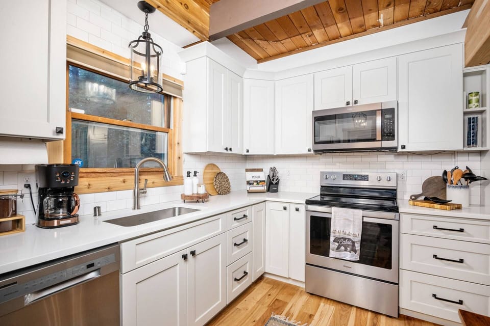 "This is a great little place to stay. It is decorated beautifully. The kitchen is fully equipped and organized. We will definitely be staying again!"