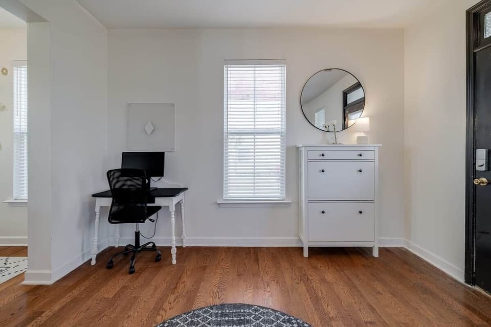 Dedicated Workspace I Monitor