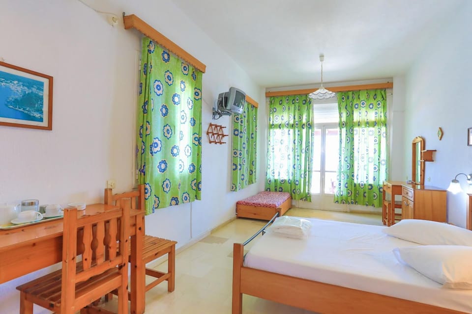 Faros Tria in Gaios With 1 Bedrooms and 1 Bathrooms Apartment in Gaios