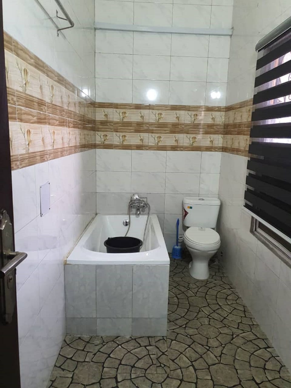 Superior Room | Bathroom | Rainfall showerhead, towels, shampoo, toilet paper