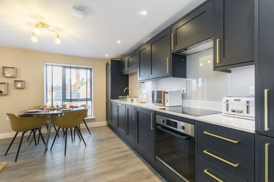 Apartment | Private kitchen | Full-size fridge, microwave, oven, stovetop