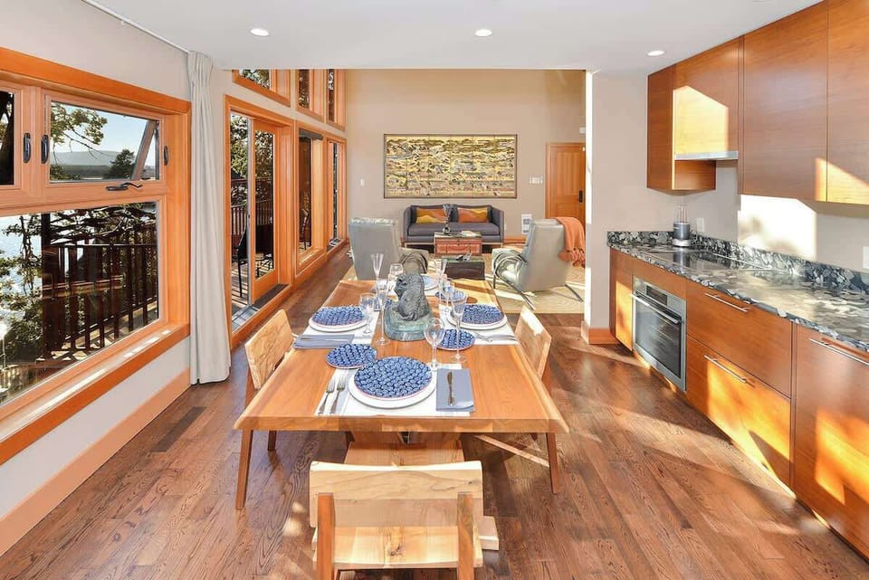 Dining with views.