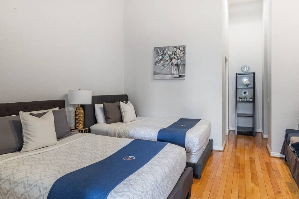 BEDROOM: Includes (2) Full beds & (1) Twin bed with all pillows, linens and blankets as well a 40 inch ROKU Smart TV
