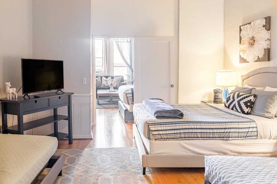 BEDROOM: Includes (2) Full beds & (1) Twin bed with all pillows, linens and blankets as well a 40 inch ROKU Smart TV