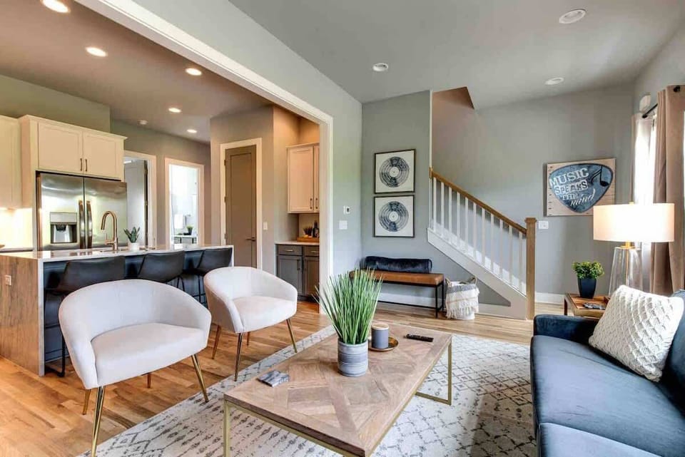 Sleek, sunlit space designed to reflect the vibrant charm of Nashville.