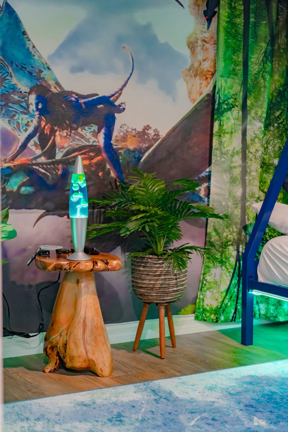 Escape to Pandora in this Avatar fan favorite