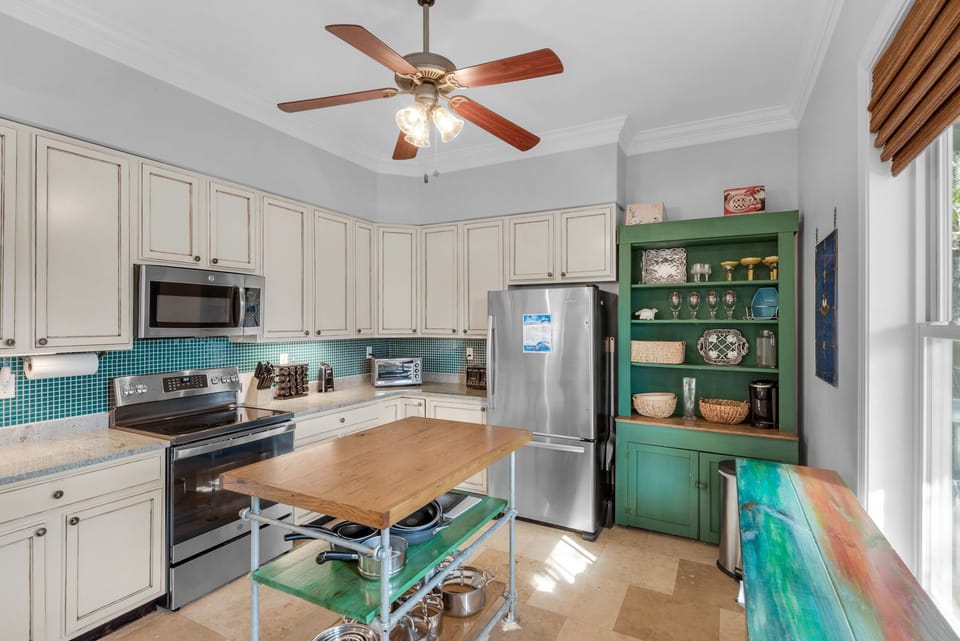 Kitchen has everything you need