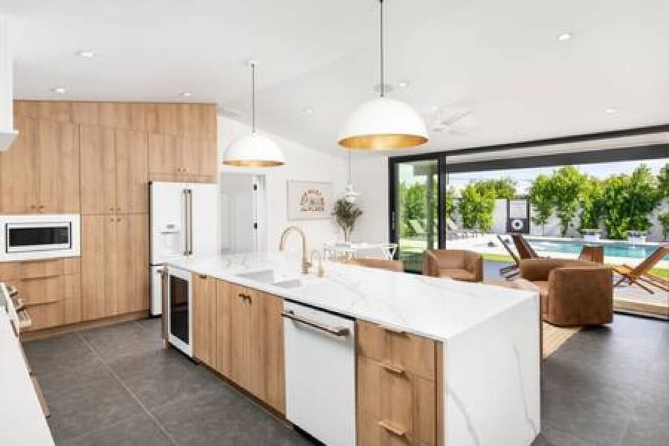 New Kitchen Fully Stocked