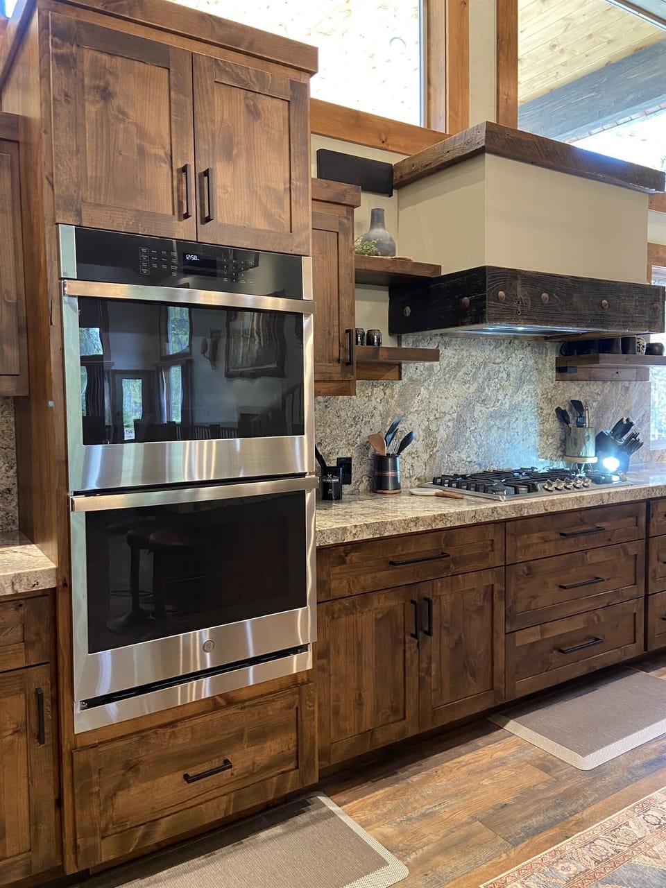 Dual ovens and dual refrigerators!
