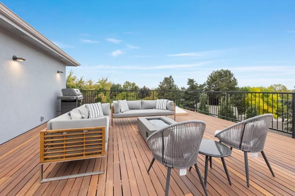 Sit out on the sunny deck with friends and enjoy a drink or two 