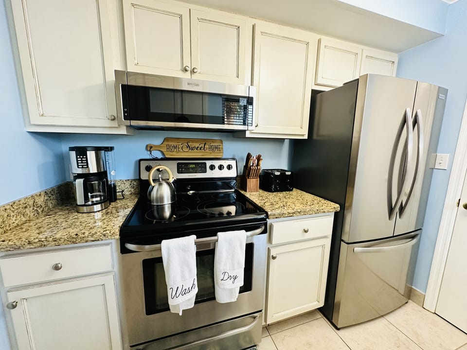 Complete kitchen with new fridge and subzero freezer!
