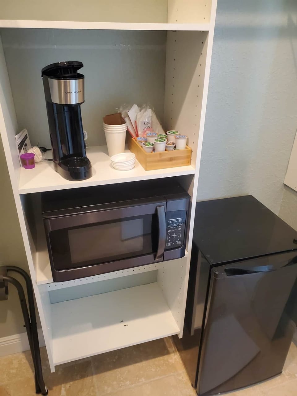 Master Mini Frig/Microwave/Coffee Bar/Nice!