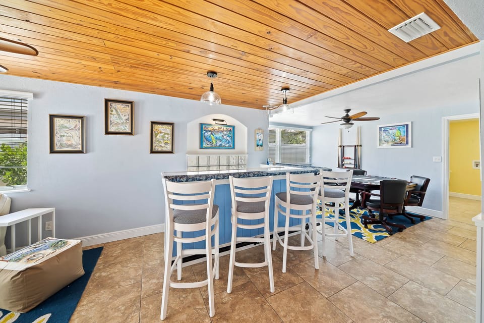 Wet Bar in Large Common Area 