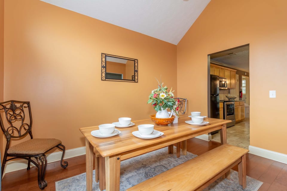 Cozy spot for family dinners