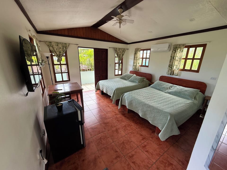 Family Room | Free WiFi, bed sheets