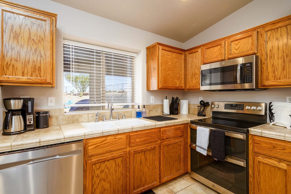 Full stocked kitchen