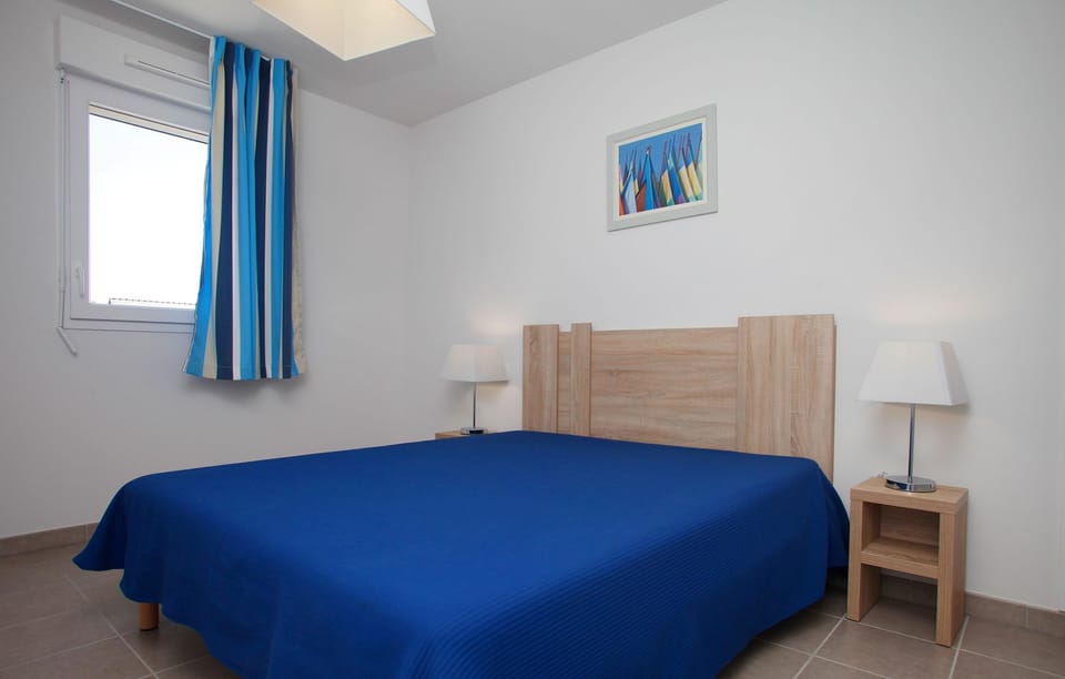 Drift to sleep in the comfortable Double bed after a wonderful day outside.