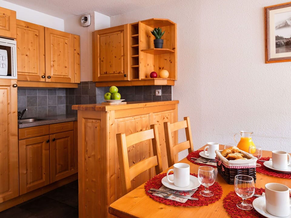 Cabinetry, Property, Furniture, Table, Tableware, Dishware, Coffee Cup, Cup, Drawer, Interior Design