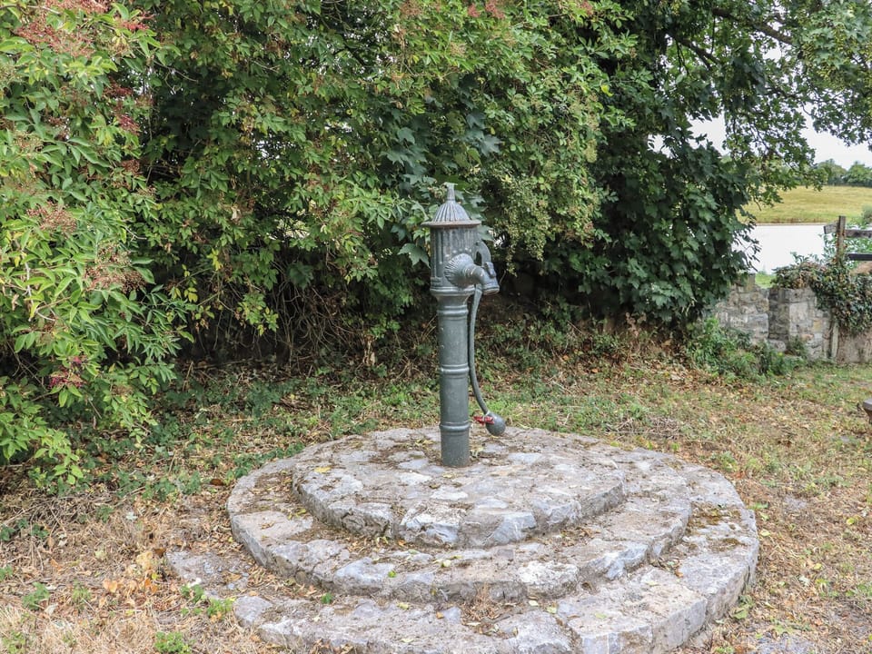 Cottage | Property grounds