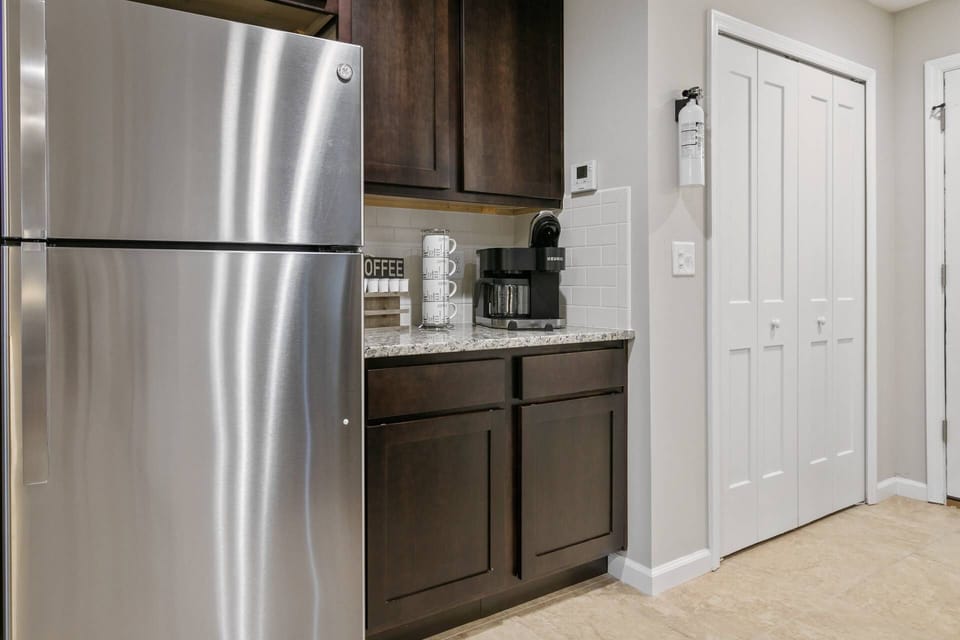 Cabinet & Closet Storage