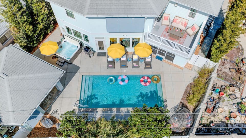 Bird`s eye view of the pool area