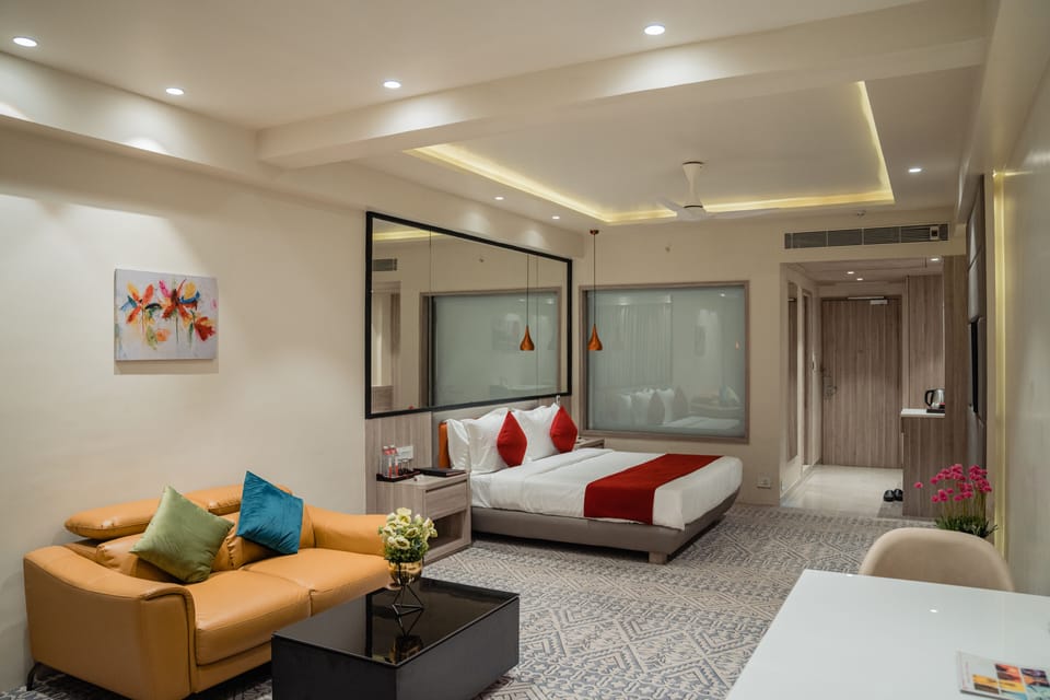 Premium bedding, desk, bed sheets, wheelchair access
