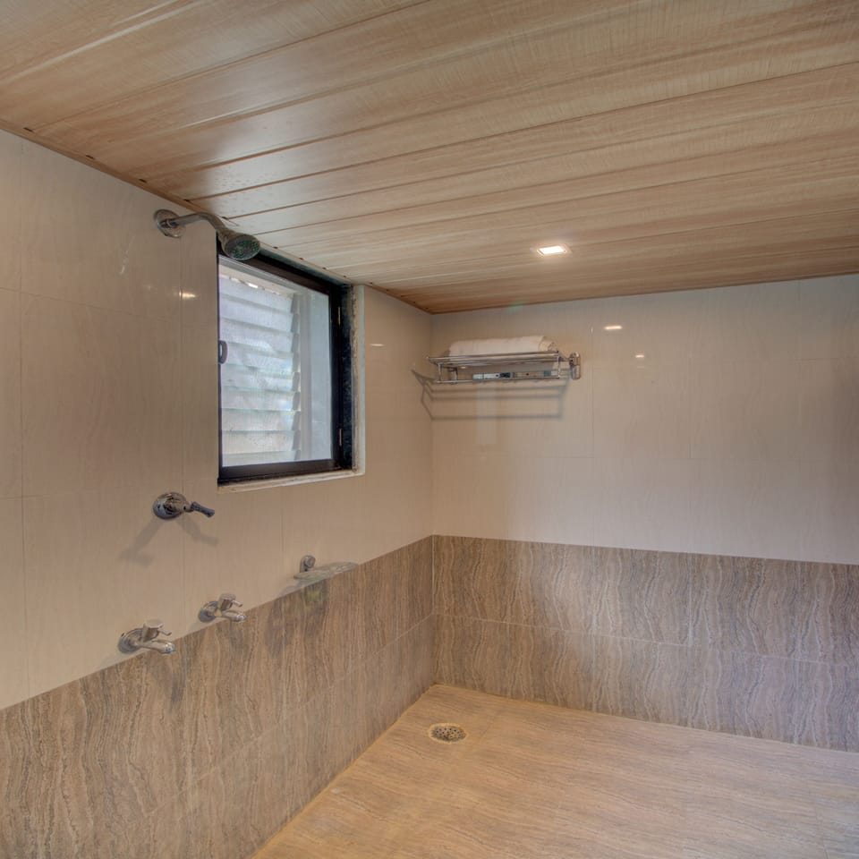 Family Room | Bathroom