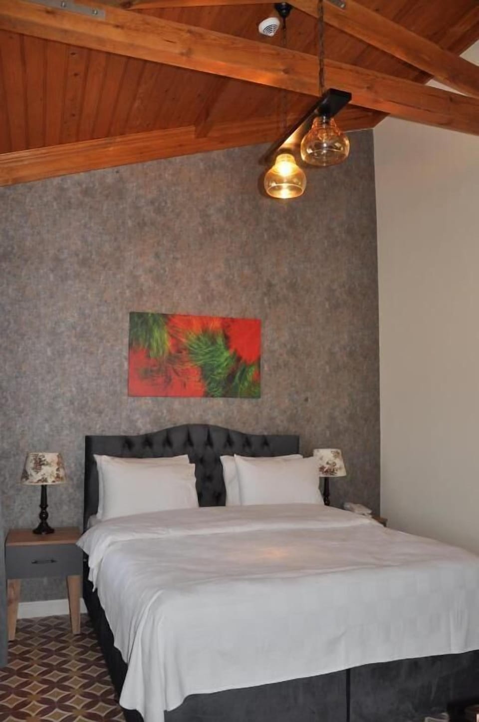 Premium bedding, WiFi (free), bed sheets