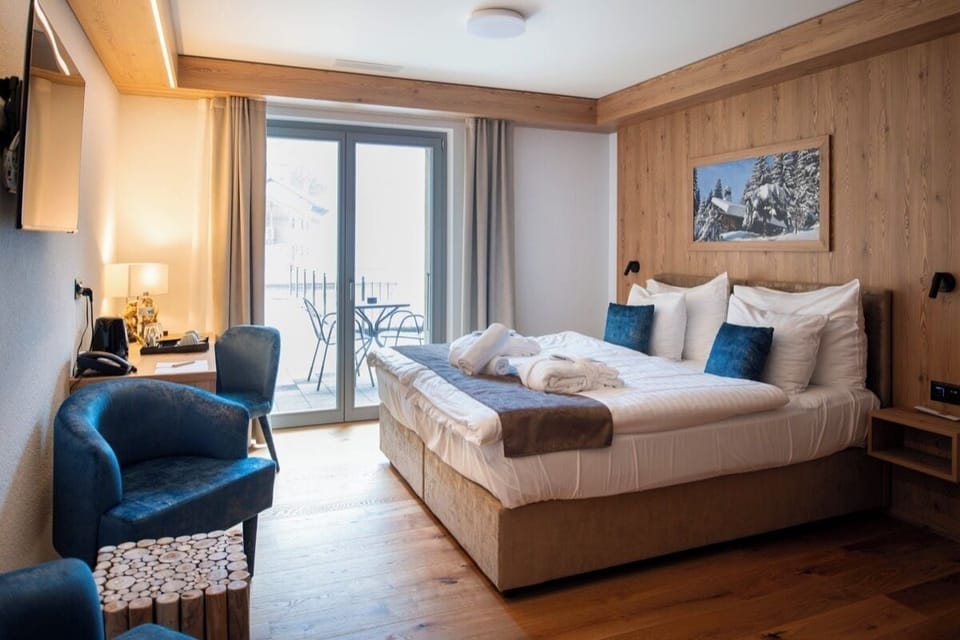 Standard Room | Premium bedding, in-room safe, blackout drapes, soundproofing