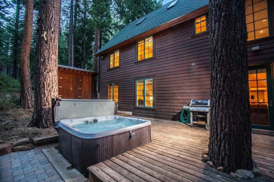Soak away in the 6-person hot tub as you enjoy the peaceful surroundings.