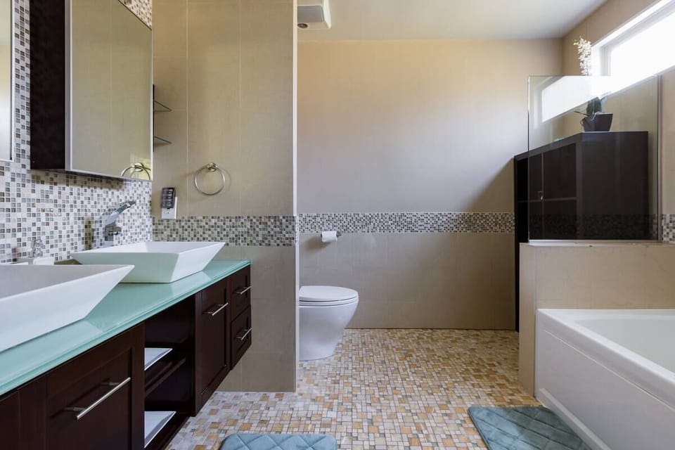 Bathroom in bedroom 2